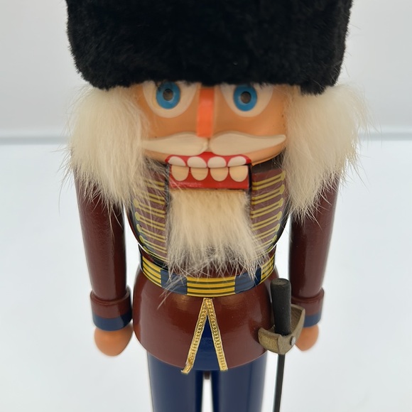 KWO British Hussar Nutcracker - Picture 11 of 16